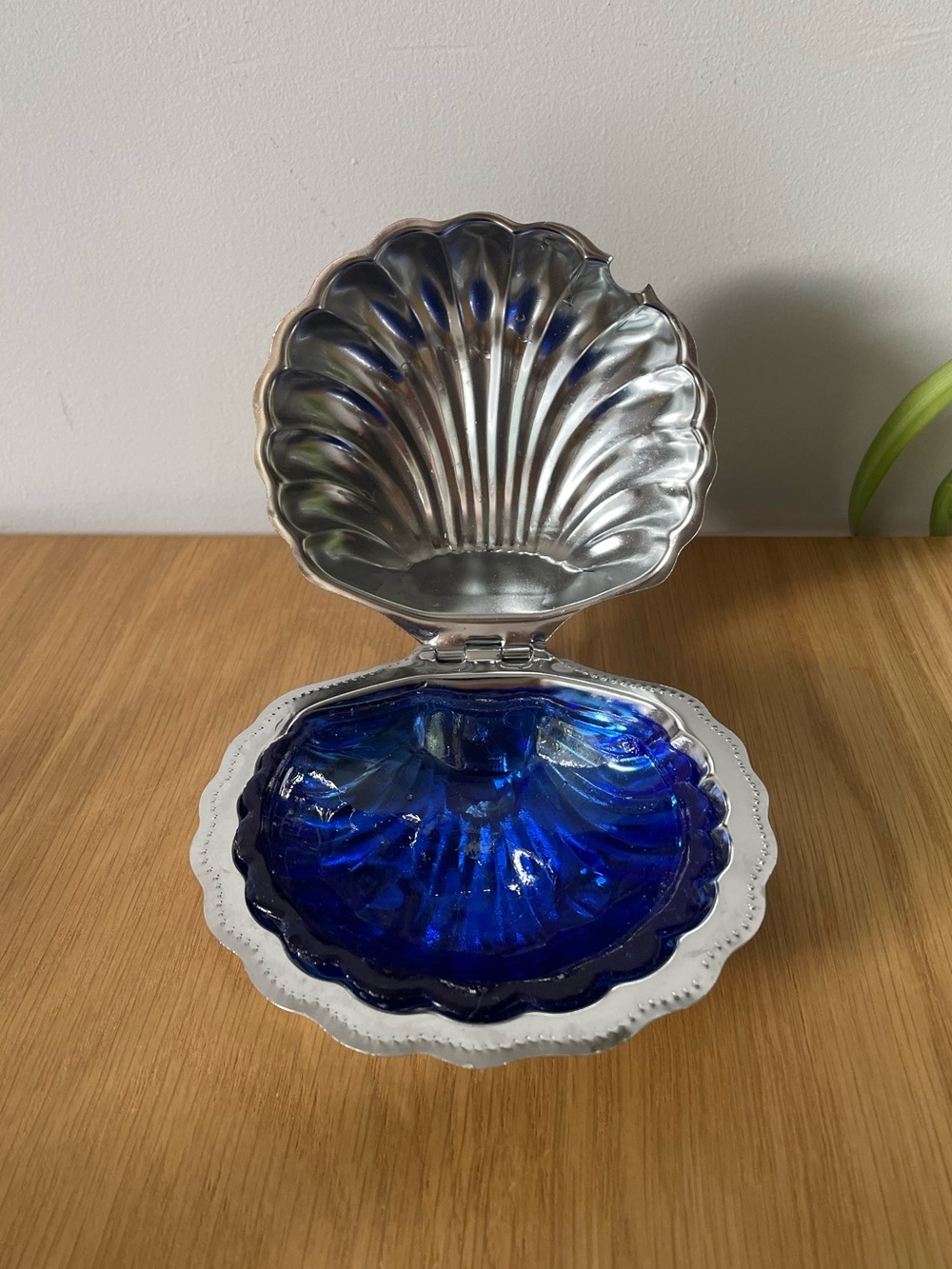 Vintage Fratelli Cacchio Silver Shell Butter Trinket Dish With Blue Glass Insert